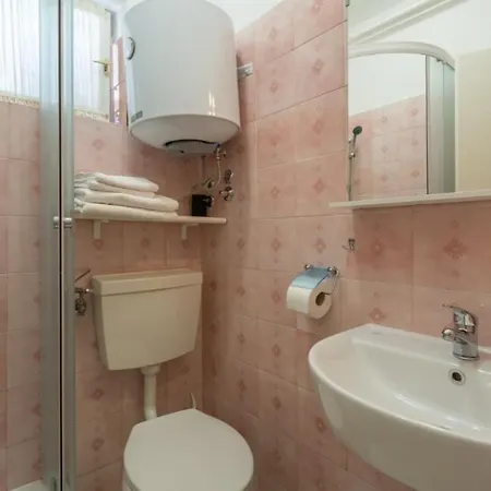 Orange 167 Novigrad Istria