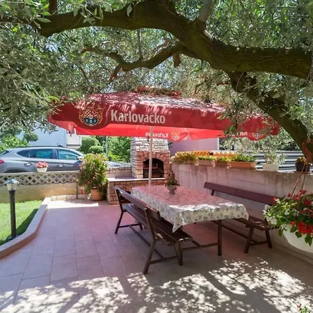 Orange 167 * Novigrad Istria