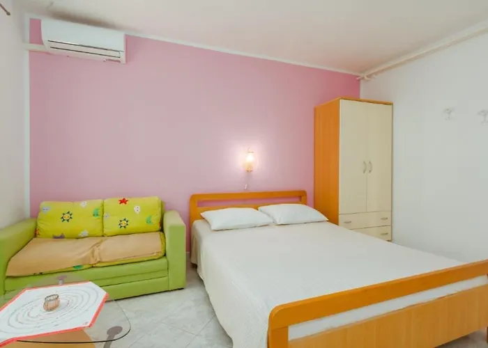 Orange 167 Novigrad Istria