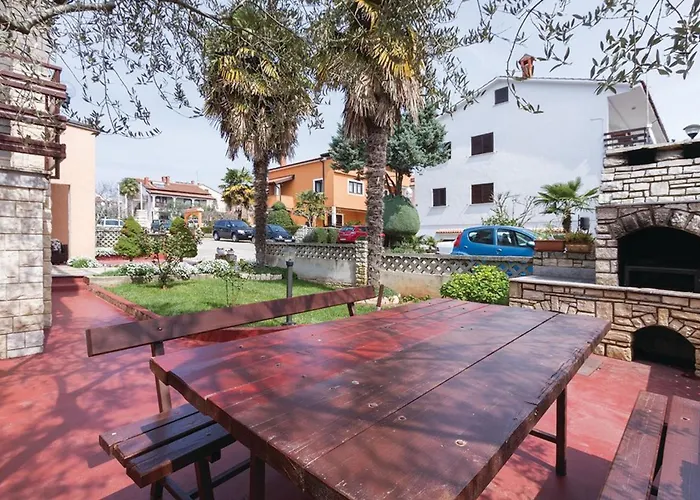 Orange 167 * Novigrad Istria