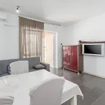 Orange 167 * Novigrad Istria