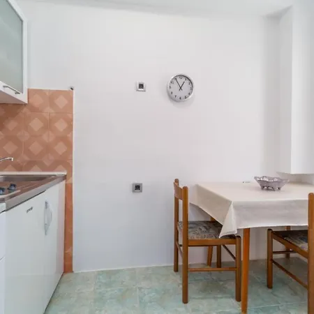 Apartment Orange 167
