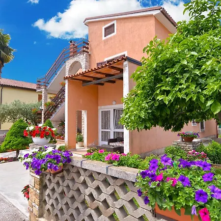 Apartment Orange 167 Novigrad (Istria)