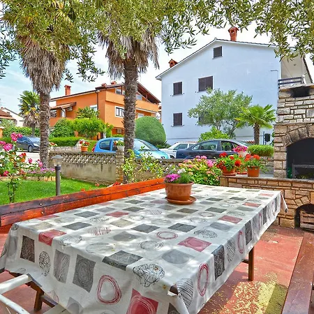 Orange 167 Apartment