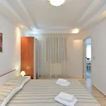 Orange 167 Apartment *