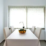 Orange 167 Apartment *