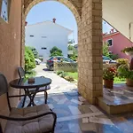 Orange 167 * Novigrad (Istria)