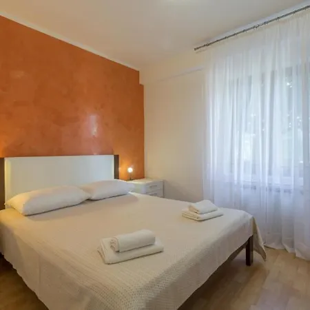 Orange 167 アパート Novigrad Istria