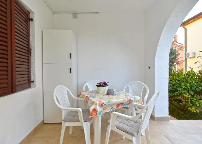 Orange 167 Daire Novigrad Istria