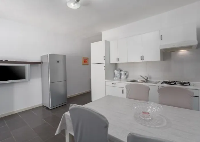 Orange 167 Daire Novigrad Istria