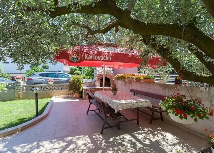 Orange 167 * Novigrad Istria